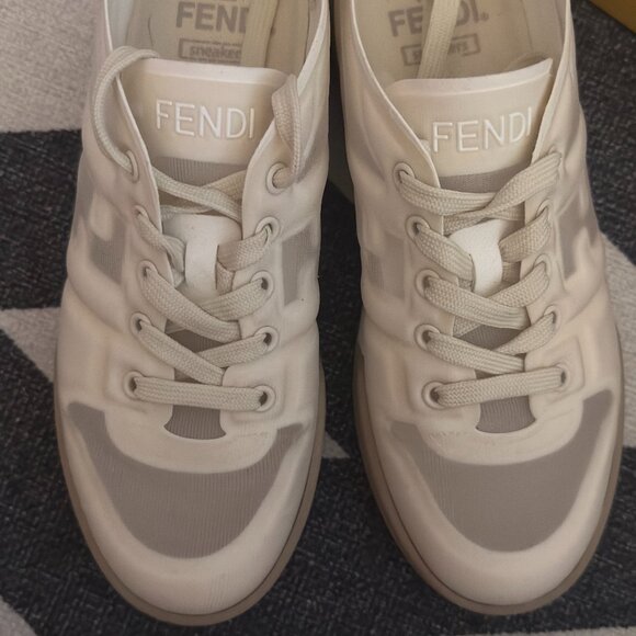 Fendi Women's Sneakers - Size 39 - Worn Once but like New - Picture 5 of 13